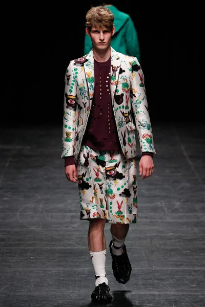 Look 27